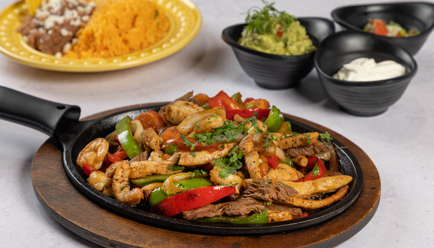 Fajita a la Mexicana Pollo Carne y Camarón