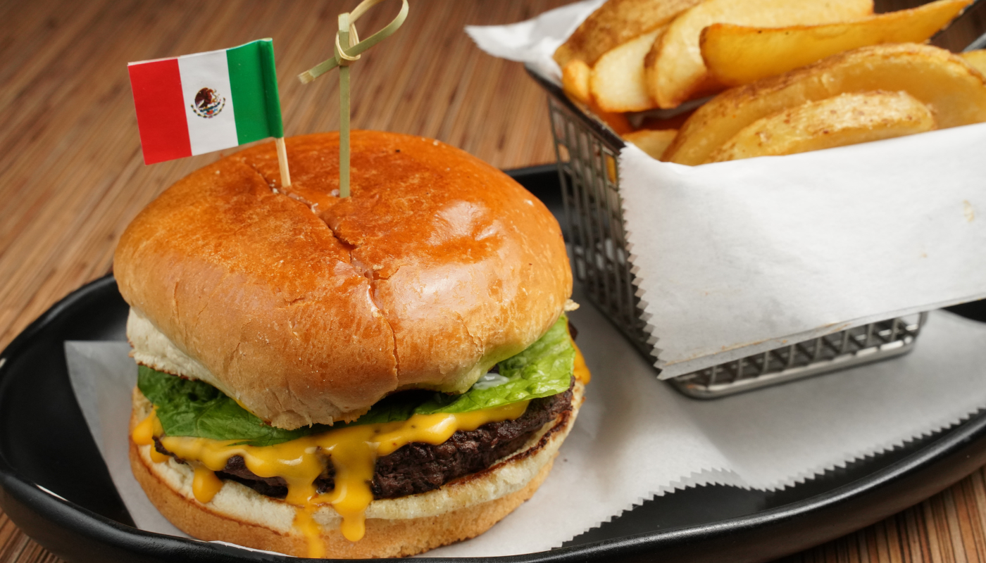 Kids Hamburguesa con Queso y Papas Fritas